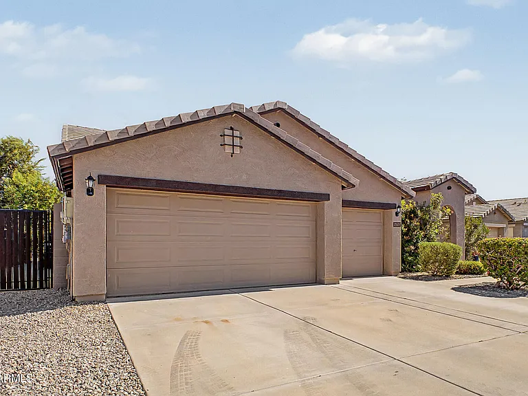 25537 W Forest Grove Ave — Photo 4
