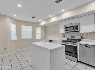 2106 Grassy Hollow Dr, Toms River, NJ 08755