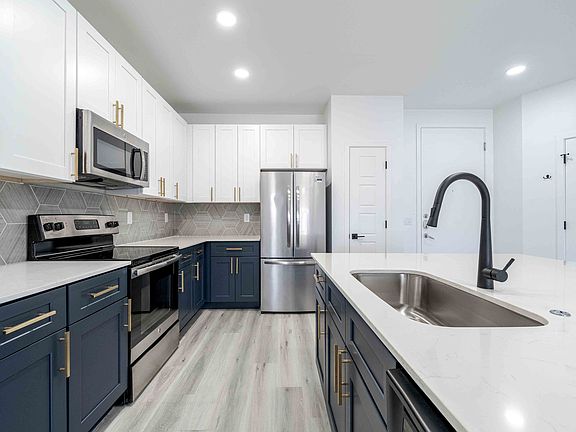 Slate, Scottsdale, AZ, Vacant Kitchen