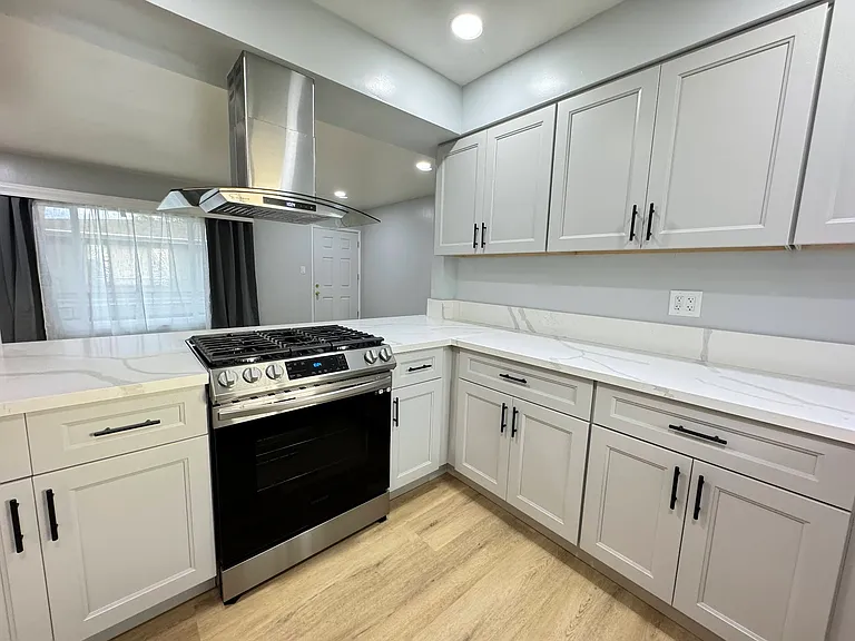 5630 Temple City Blvd — Photo 2
