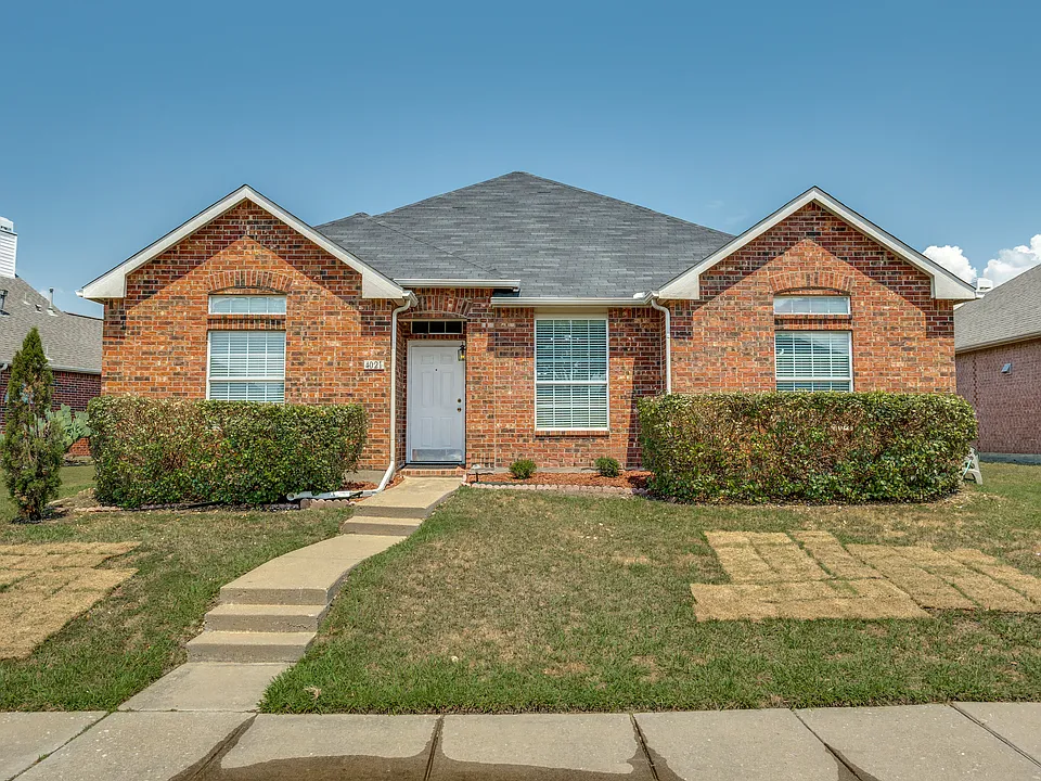 4021 Carrington Dr