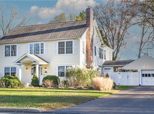 261 Godfrey Rd, Fairfield, CT 06825