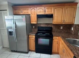 911 NE 209th Ter APT 102-27, Miami, FL 33179