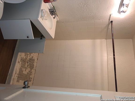 4th image of 219 Rollins Ave