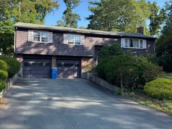 39 Marion St, Randolph, MA 02368