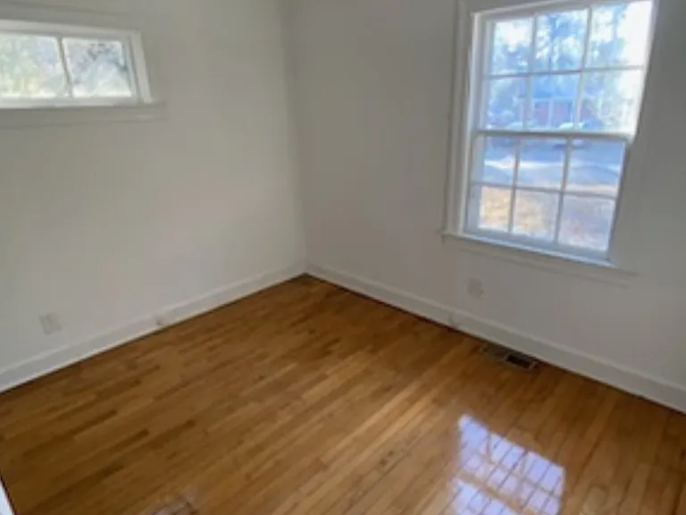1219 Carlton Ave — Photo 10