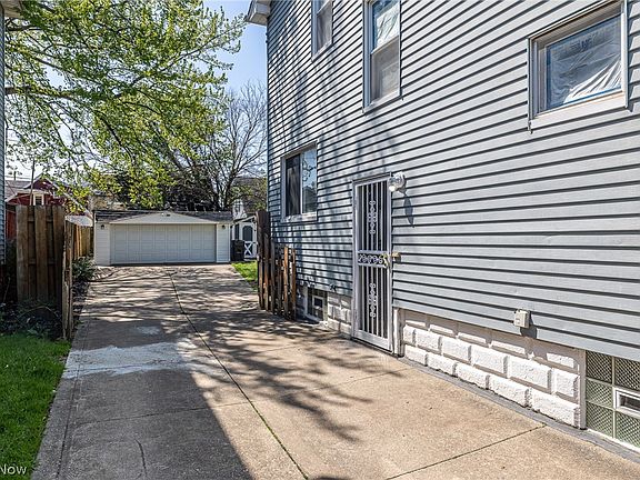 3rd image of 12708 Dove Ave