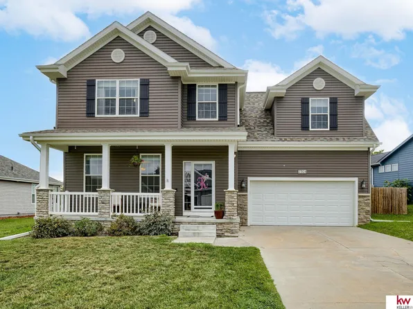 2304 Acorn Dr, Plattsmouth, NE 68048
