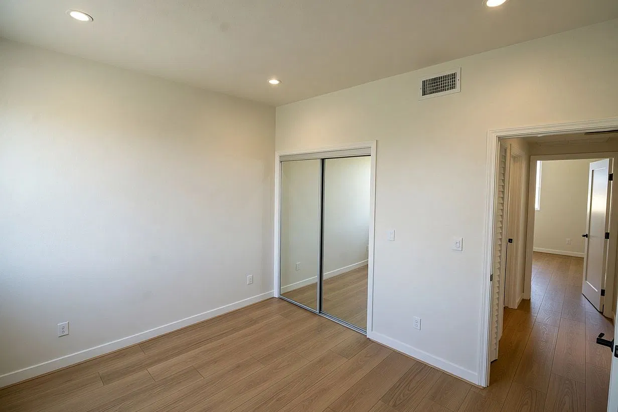 2 bed, 800 sqft, $2,800 — Photo 4