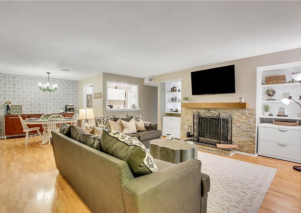 1st image of 1118 Summit North Dr NE #1118