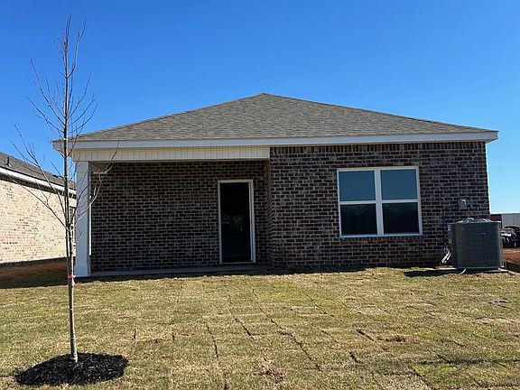 2nd image of 3405 Cool Springs Ave
