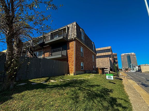 4th image of 4724 Belleview Ave APT 2