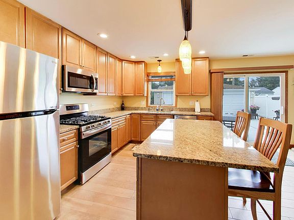 4th image of 519 Kenyon Ave