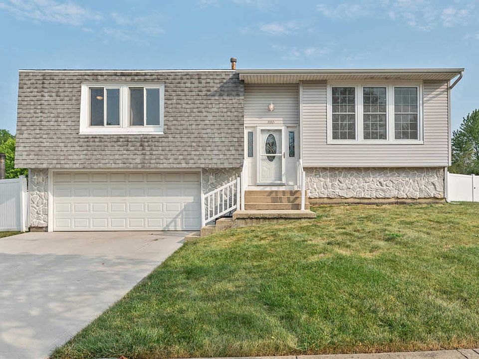 1st image of 880 Hunter Dr