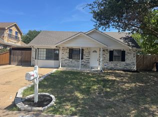 2465 Chadwick Dr, Fort Worth, TX 76131