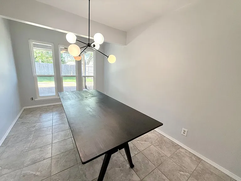 137 E K Pl — Photo 21