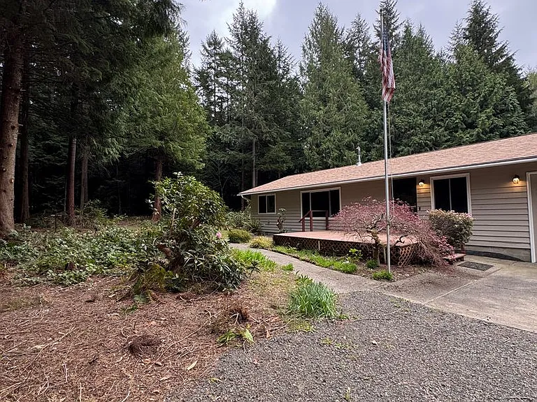 4005 NE Kedros Dr — Photo 20