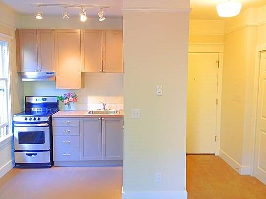 2nd image of 1410 Belmont Ave APT 242