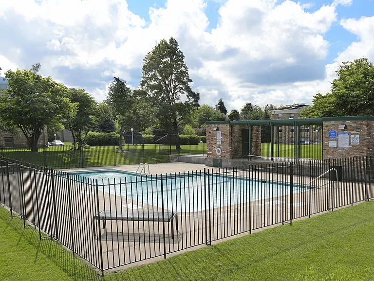 Carrington Drive — Photo 4