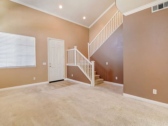 4th image of 29634 Castlewood Dr