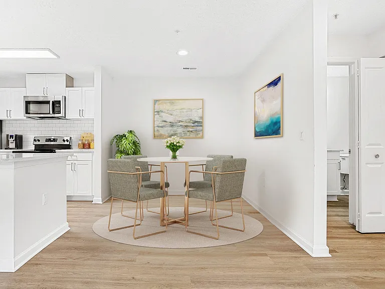 The Grayson Apartment Homes — Photo 13