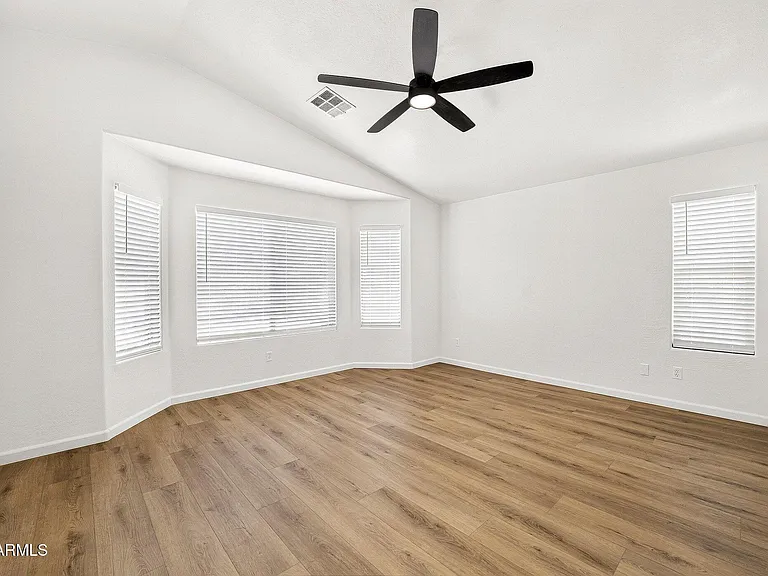 1582 E Leaf Rd — Photo 12