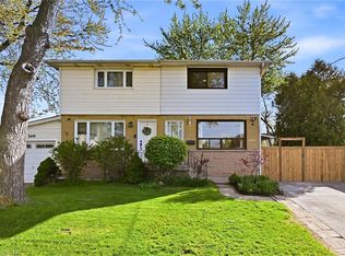 2441 Barclay Rd, Burlington, ON L7R 2B7