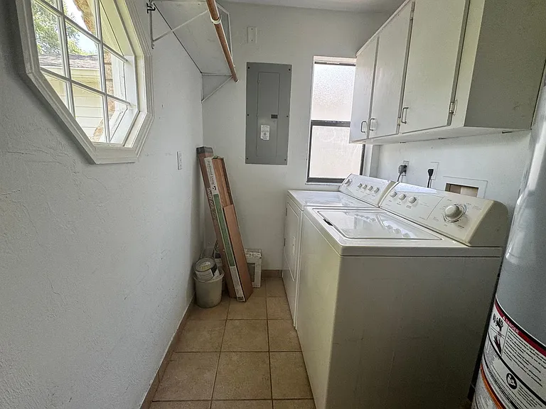 2122 NE 39th Ave — Photo 19
