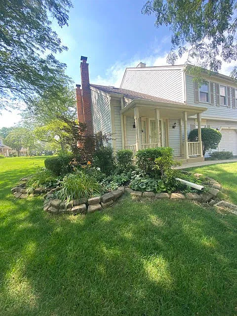 1 bed, 1.5 bath, 1200 sqft, $2,000 — Photo 2