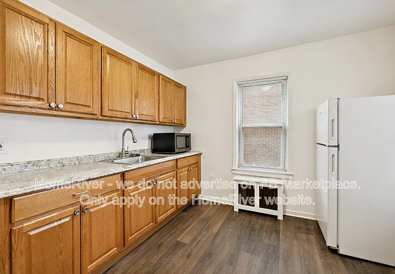 289 Hilton Ave — Photo 9