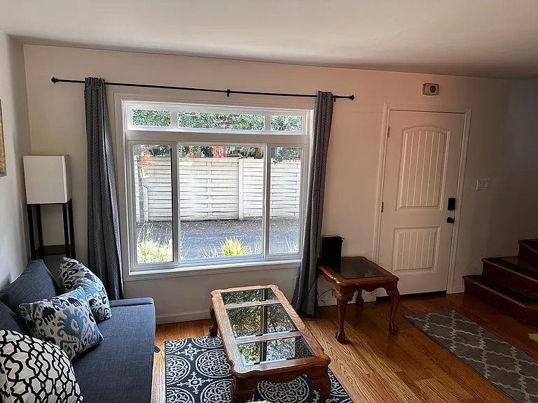 308 Waverley St — Photo 3