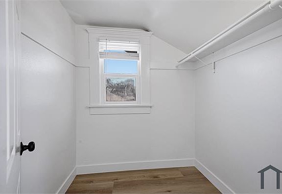 2nd image of 1232 W 51st Pl