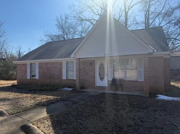 1006 Creekside Pl, Oxford, MS 38655