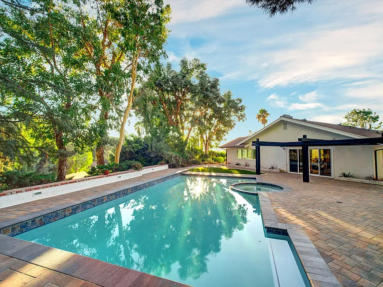 4732 Del Moreno Dr — Photo 91