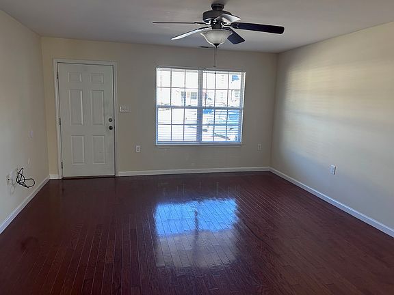 4th image of 1620 Manchester Trl NE
