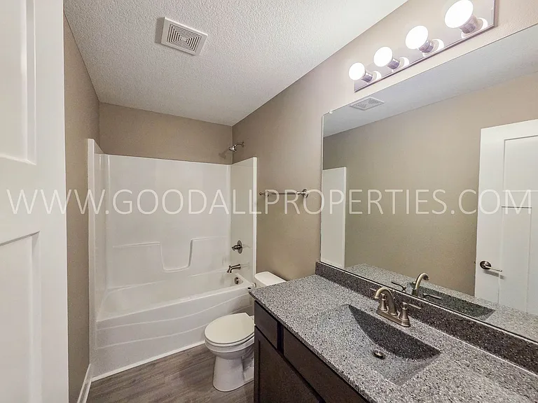216 Maple Ave — Photo 16