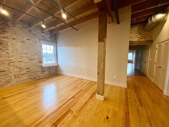 5th image of 401 Princess Anne St #303