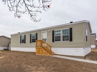 1343 Hilltop Dr, Pontiac, MI 48340