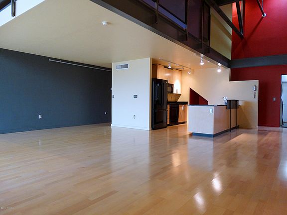 2nd image of 1001 E 17th St #215