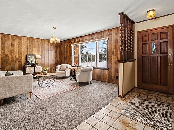 3rd image of 5691 Lincoln Rd