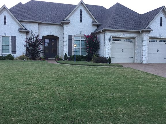 2nd image of 520 Fairoaks Dr