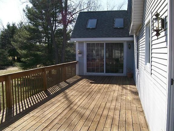 4th image of 16576 James St