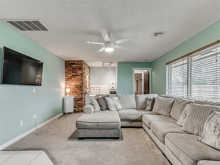 7225 Skylark Ln — Photo 8