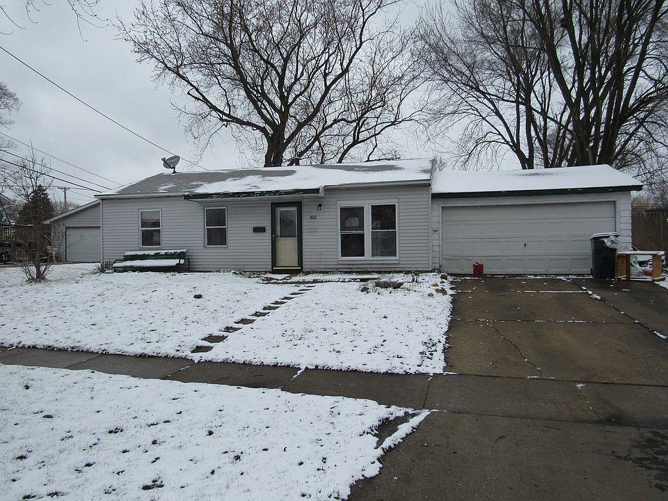 2nd image of 302 E Maxon Ln