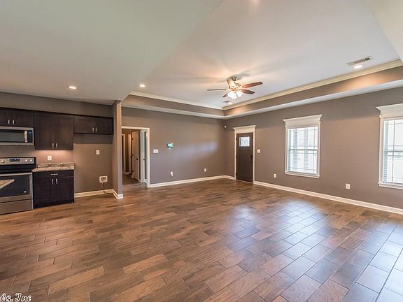 4th image of 3084 Windwood Dr
