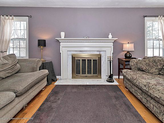 3rd image of 2206 Butternut Dr