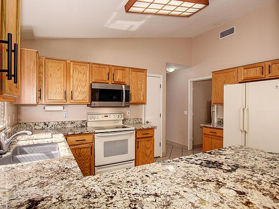 5th image of 3035 E Blackhawk Dr