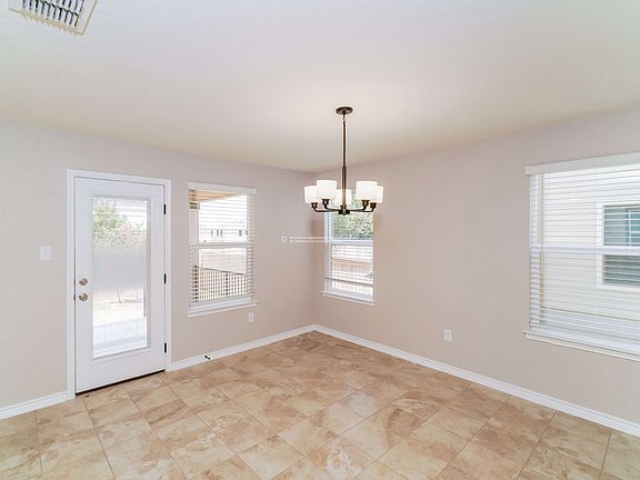 5th image of 4825 Park Gln