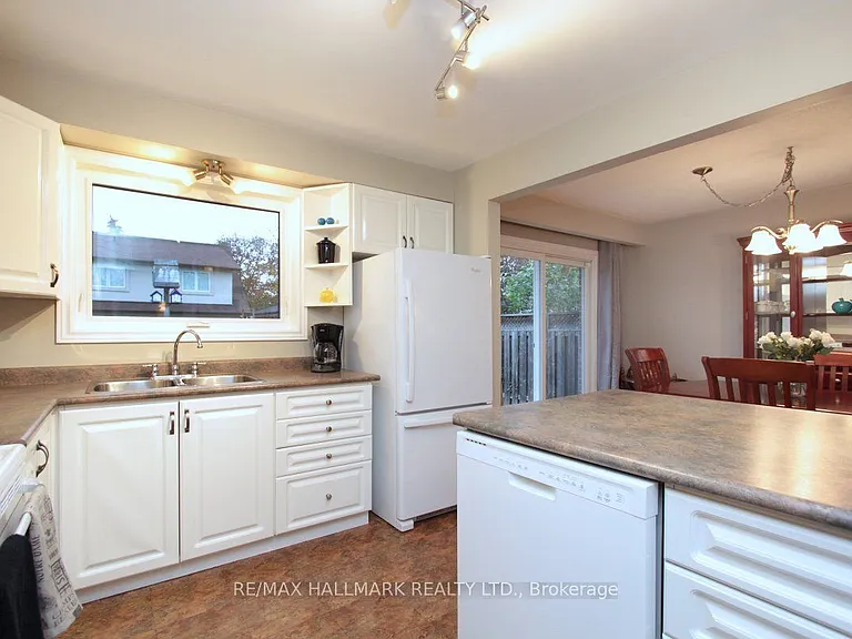 42 Abbey Rd #MAIN FLOOR — Photo 14