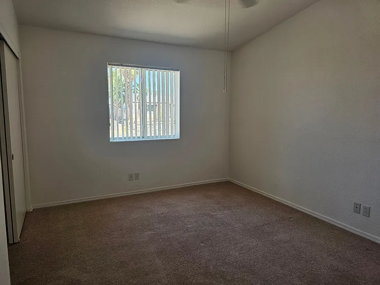 2440 Huntington Dr — Photo 7